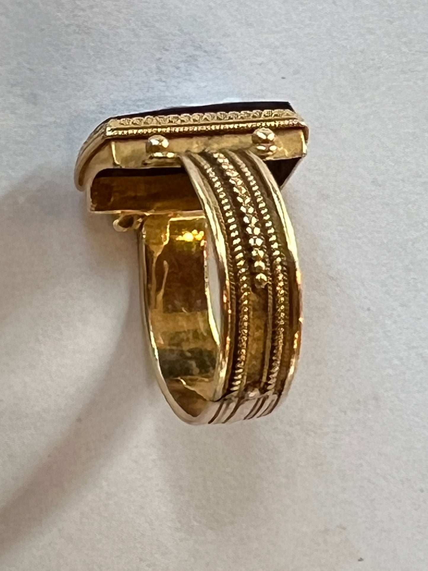 Estate Victorian Etruscan Revival 18-20K Carved Sardonyx Goddess Cameo Ring