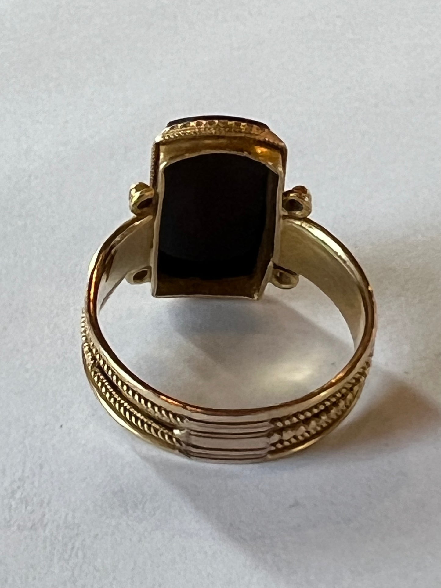 Estate Victorian Etruscan Revival 18-20K Carved Sardonyx Goddess Cameo Ring