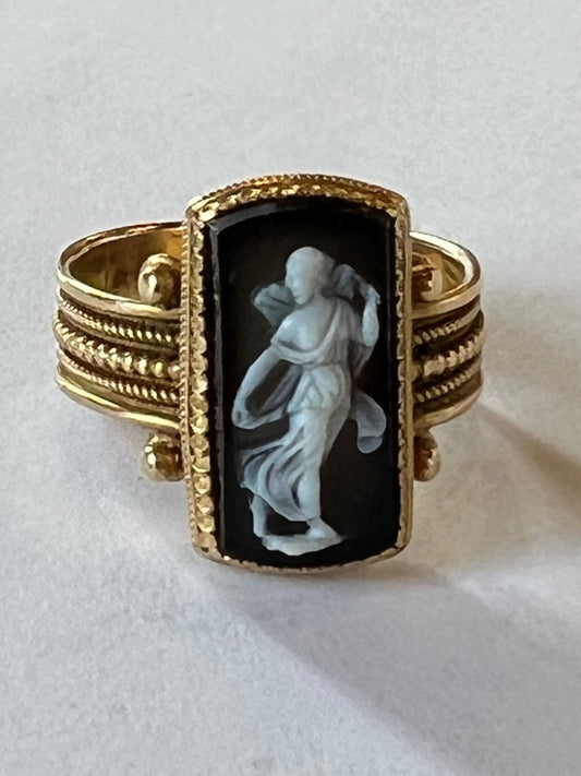 Estate Victorian Etruscan Revival 18-20K Carved Sardonyx Goddess Cameo Ring
