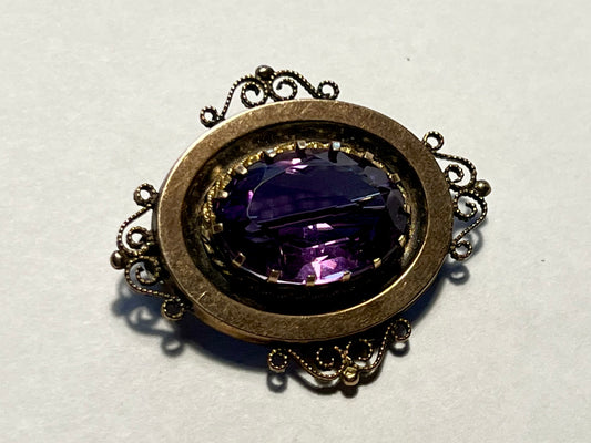 Estate Victorian Amethyst Gold Pin