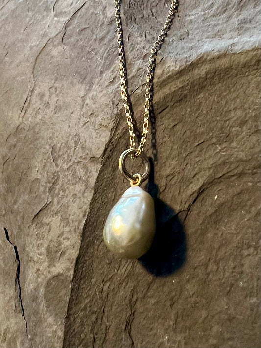 Creamy Tahitian Pearl - Minimalist Necklace