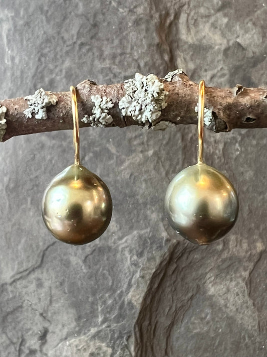 Pistachio Gray Green Tahitian Pearl 14K Minimalist Drop Earrings